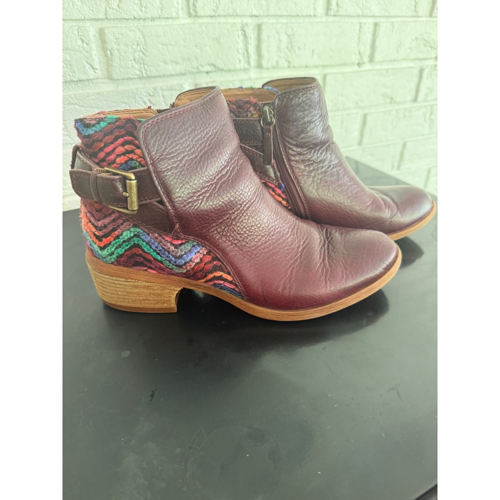 Comfortiva Ankle Boots Womens 9.5 Burgundy Excellent Leather Textile Buckle